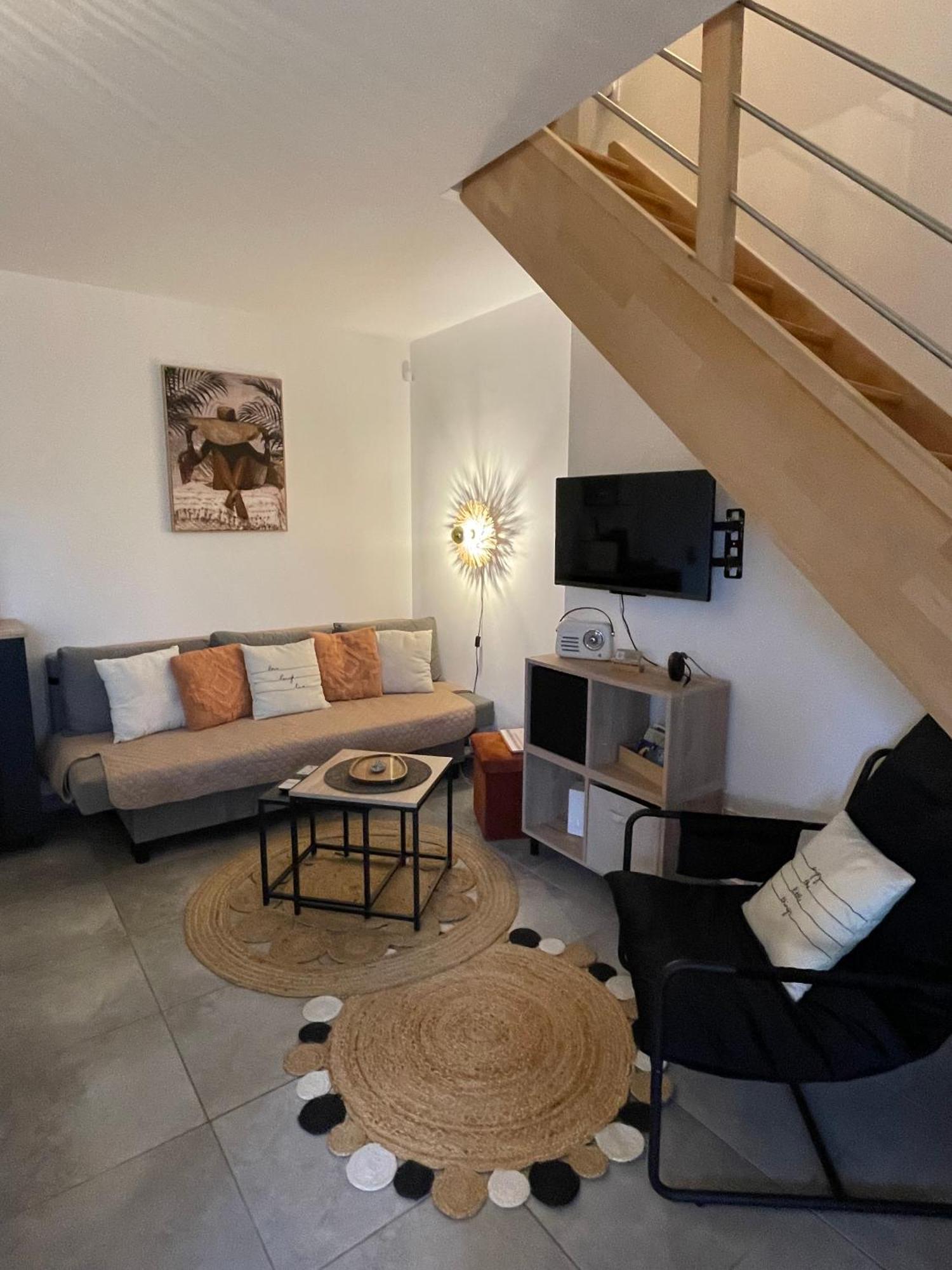 A Casa Di Lo Villa Lecci Exteriör bild